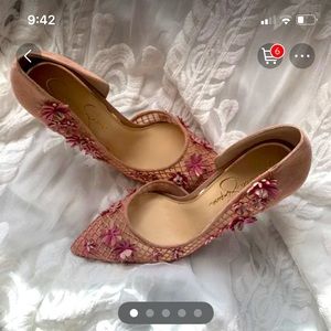 Jessica Simpson Size 7.5 neutral rose heels with leather cut outs on mesh